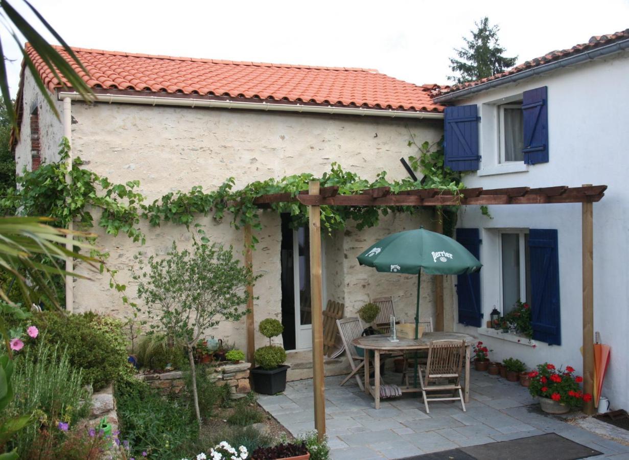 Les Cerisiere Bed & Breakfast Cheffois Ngoại thất bức ảnh